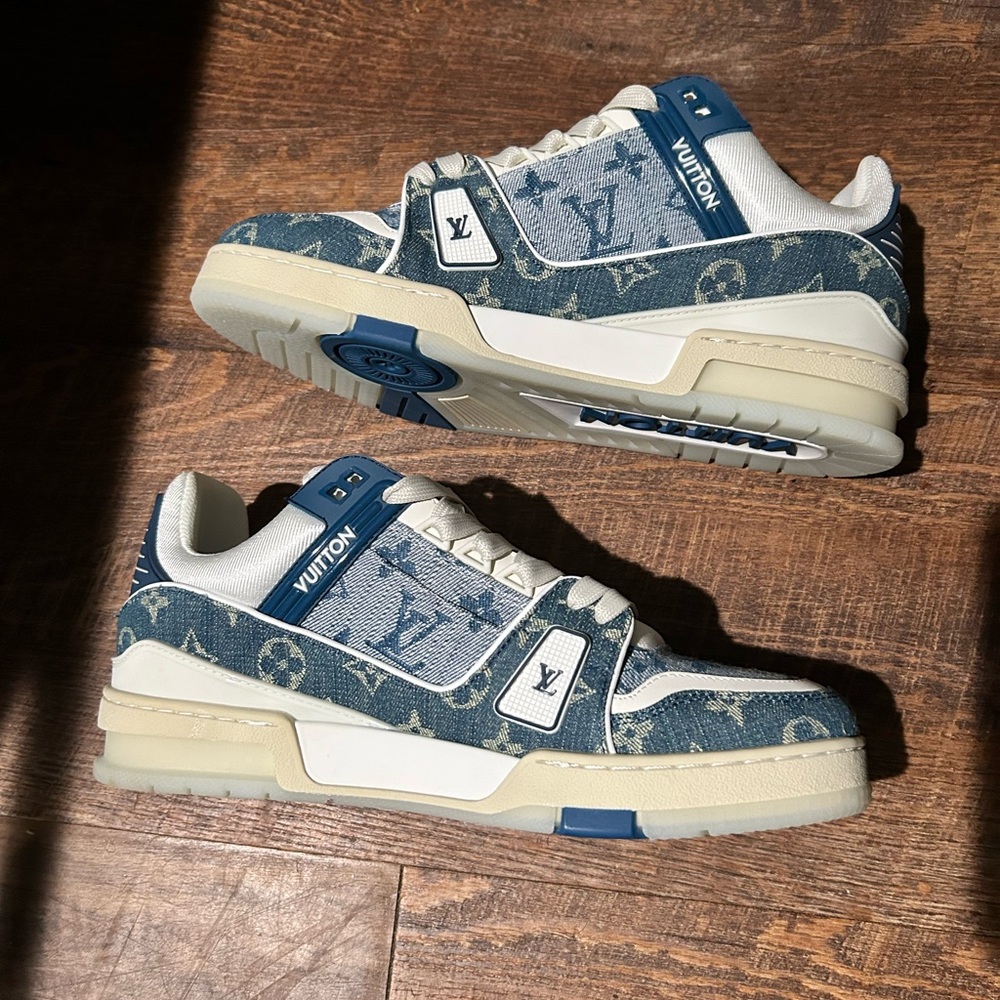Louis Vuitton Trainers sneakers - Picture 3 of 5